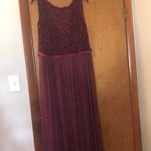 David’s bridal bridesmaid’s dress in Wine. Size 14